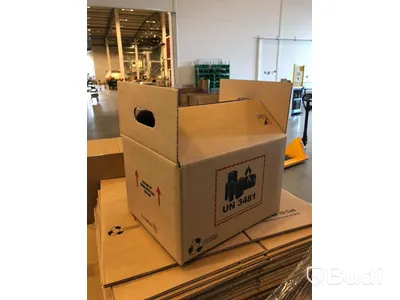 4 buntar med ca 20 wellådor i varje + 5 lådor med medföljande “30 Cell Shipper”